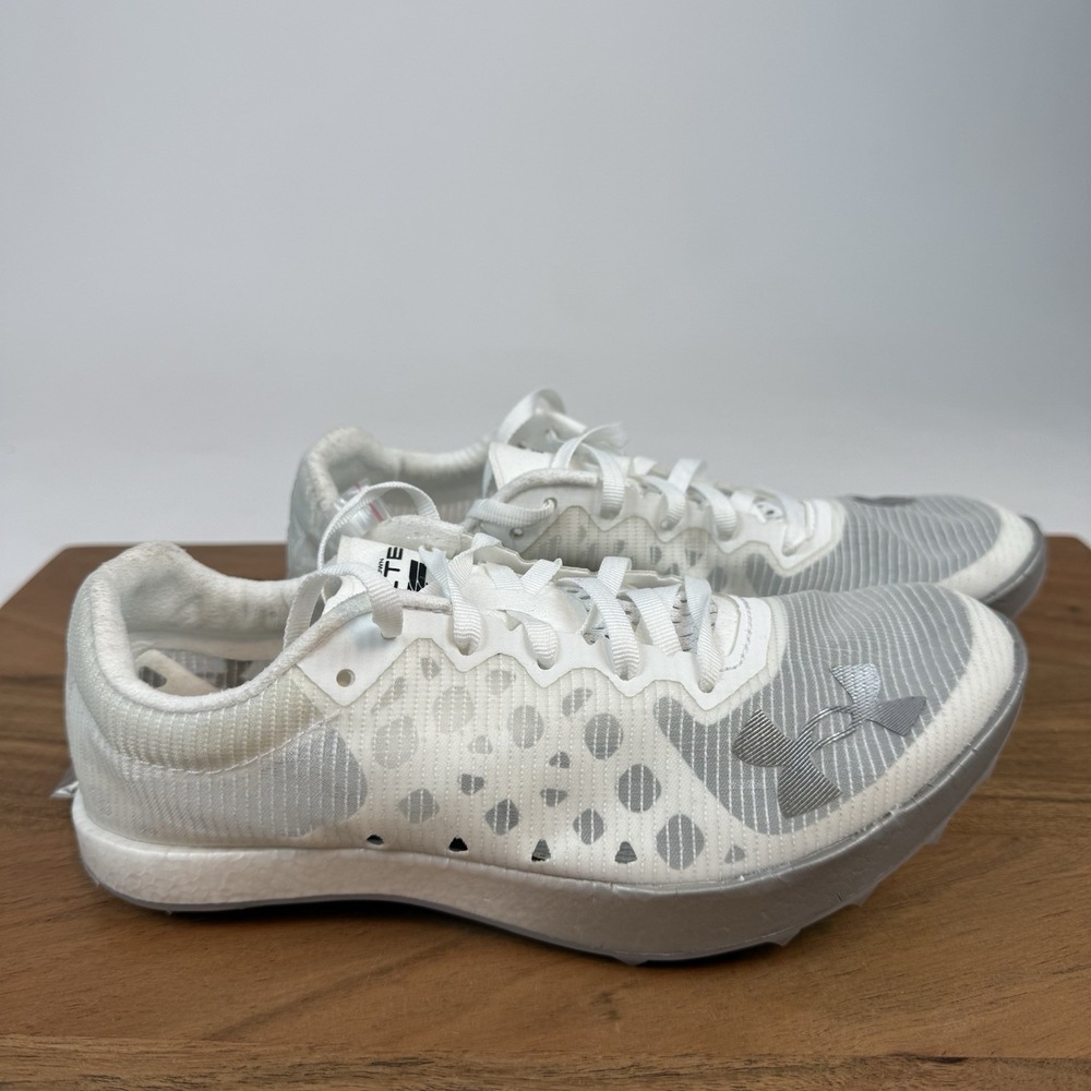 New‎ NWOB Womens Under Armour Shakedown Elite Spiked Track Shoes Sneakers 6.5 M